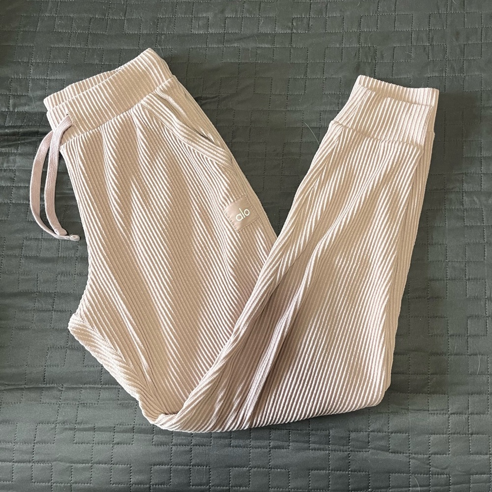 ALO muse sweatpants
